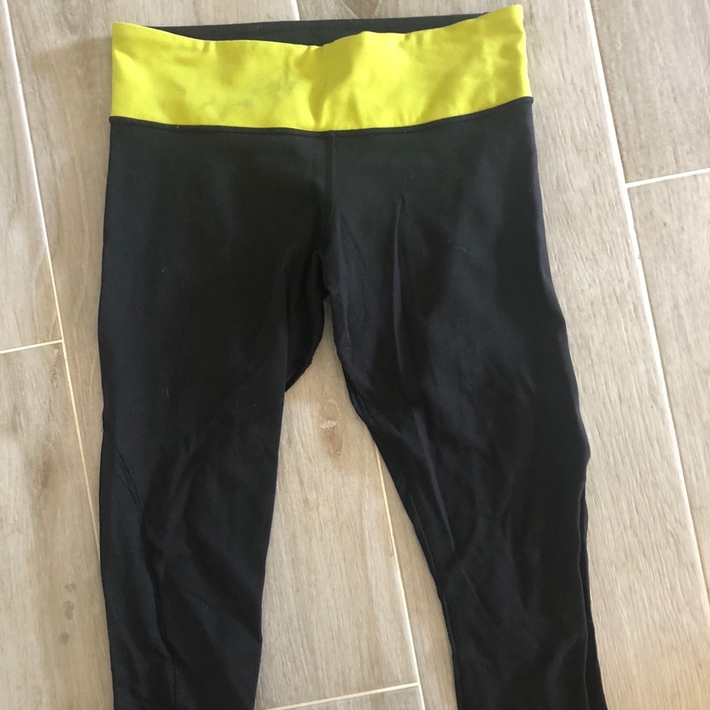 Lululemon Black Cropped Leggings Mesh Back 6